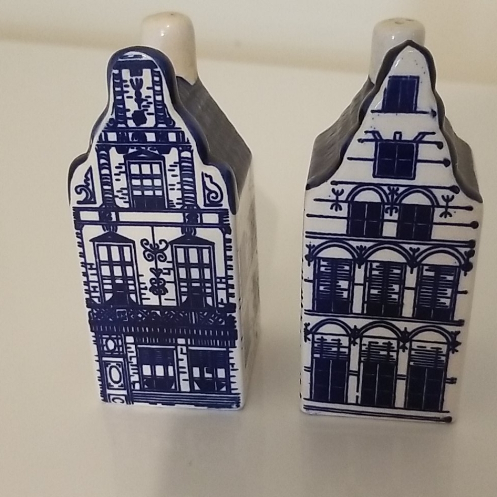 Delft blue salt and pepper houses